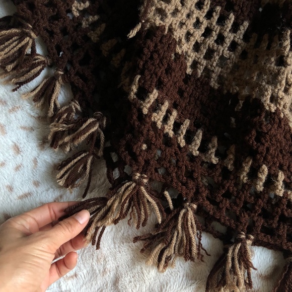 One size fits most! Handmade knit poncho - Picture 2 of 2